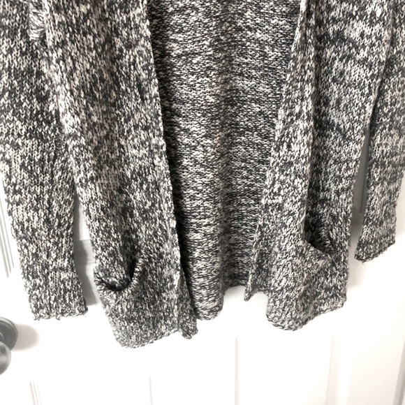 Aritzia Talula Cardigan - Picture 9 of 9